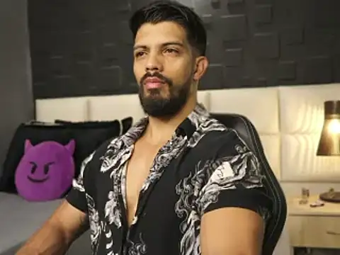 Snapshot of DannSaenz chatting on February 24, 10:59 am DannSaenz online show from February 24, 10:59 am