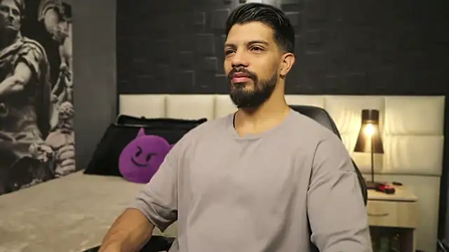 Snapshot of DannSaenz chatting on February 25, 11:30 am DannSaenz online show from February 25, 11:30 am