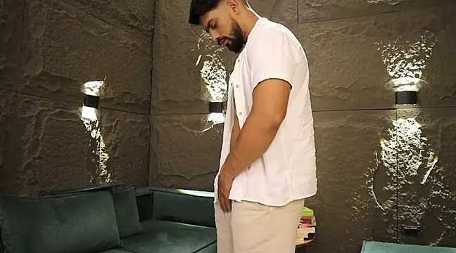 Snapshot of DannSaenz chatting on March 2, 7:34 pm DannSaenz online show from March 2, 7:34 pm