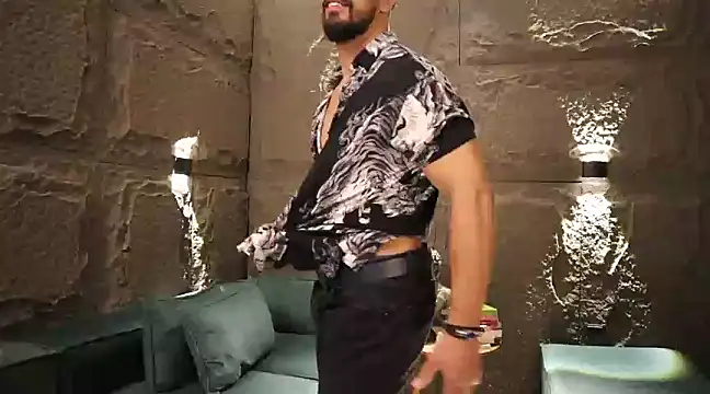 Snapshot of DannSaenz chatting on March 4, 2:10 pm DannSaenz online show from March 4, 2:10 pm