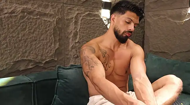 Snapshot of DannSaenz chatting on March 11, 1:56 pm DannSaenz online show from March 11, 1:56 pm