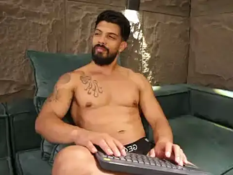 Snapshot of DannSaenz chatting on March 13, 4:12 pm DannSaenz online show from March 13, 4:12 pm