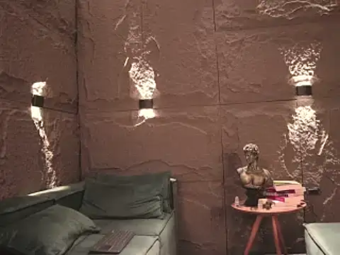 Snapshot of DannSaenz chatting on March 16, 10:11 am DannSaenz online show from March 16, 10:11 am