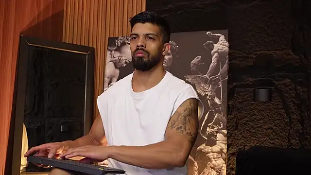 Snapshot of DannSaenz chatting on September 10, 10:48 am DannSaenz online show from September 10, 10:48 am