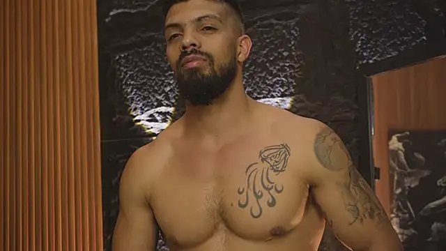 Snapshot of DannSaenz chatting on October 15, 3:06 am DannSaenz online show from October 15, 3:06 am