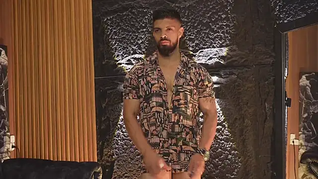 Snapshot of DannSaenz chatting on October 16, 11:33 am DannSaenz online show from October 16, 11:33 am