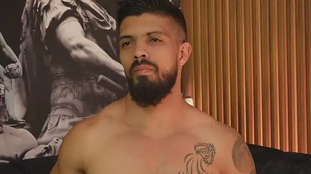 Snapshot of DannSaenz chatting on October 18, 2:47 am DannSaenz online show from October 18, 2:47 am