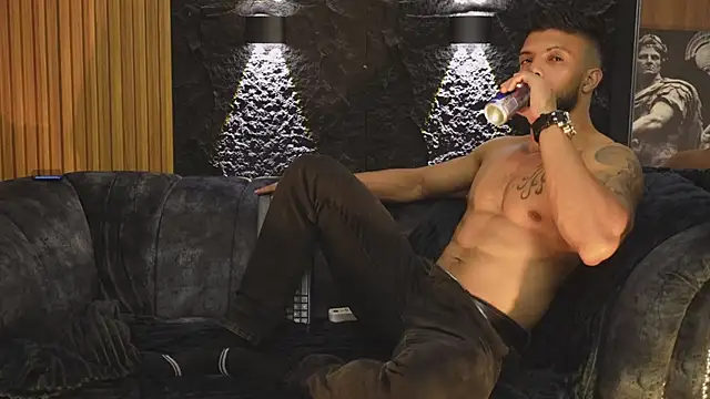 Snapshot of DannSaenz chatting on October 26, 4:02 pm DannSaenz online show from October 26, 4:02 pm