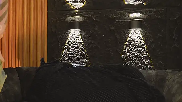 Snapshot of DannSaenz chatting on October 28, 1:14 pm DannSaenz online show from October 28, 1:14 pm