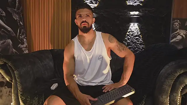 Snapshot of DannSaenz chatting on October 29, 1:13 pm DannSaenz online show from October 29, 1:13 pm