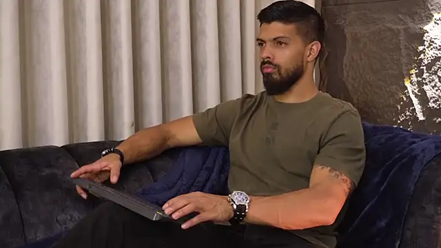 Snapshot of DannSaenz chatting on November 18, 11:58 am DannSaenz online show from November 18, 11:58 am