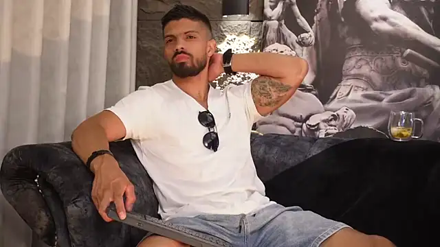 Snapshot of DannSaenz chatting on November 21, 4:16 pm DannSaenz online show from November 21, 4:16 pm