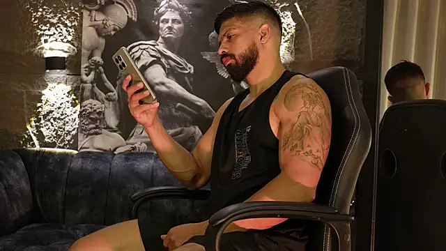 Snapshot of DannSaenz chatting on February 22, 11:53 am DannSaenz online show from February 22, 11:53 am