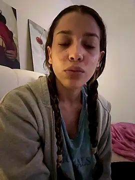 Snapshot of DanielaSaenz0 chatting on October 13, 1:16 am DanielaSaenz0 online show from October 13, 1:16 am