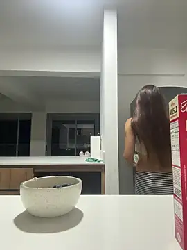 Snapshot of DanielaSaenz0 chatting on April 2, 2:31 am DanielaSaenz0 online show from April 2, 2:31 am