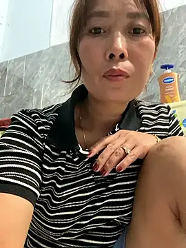 Linaannn online show from February 8, 12:52 pm