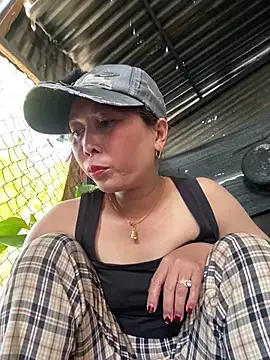 Linaannn online show from February 25, 7:07 am