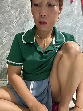 Snapshot of Linaannn chatting on May 22, 10:48 pm Linaannn online show from May 22, 10:48 pm