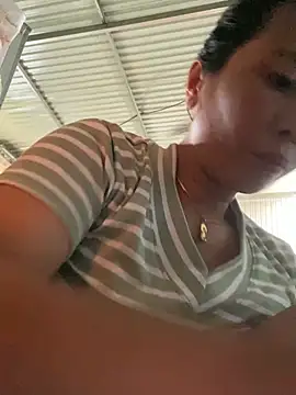 Snapshot of Linaannn chatting on July 14, 3:11 am Linaannn online show from July 14, 3:11 am
