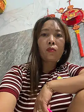 Snapshot of Linaannn chatting on July 16, 12:44 pm Linaannn online show from July 16, 12:44 pm