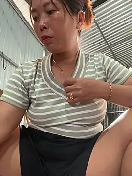 Snapshot of Linaannn chatting on July 24, 11:14 pm Linaannn online show from July 24, 11:14 pm