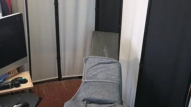 april show her online show from July 16, 5:02 am