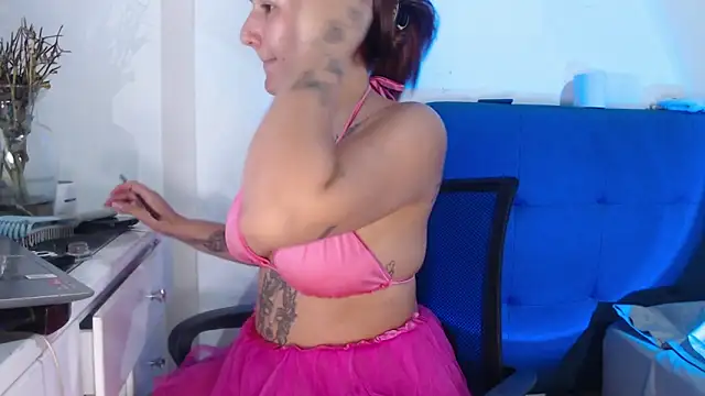 luna palmerau online show from November 24, 10:20 pm