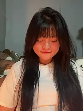 Snapshot of Anges893 chatting on December 5, 5:37 am Anges893 online show from December 5, 5:37 am