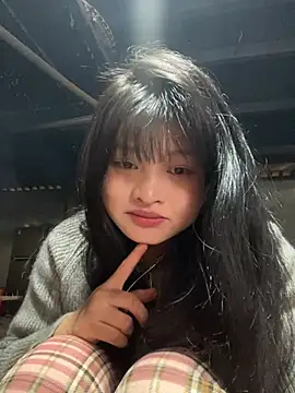 Snapshot of Anges893 chatting on December 12, 1:32 am Anges893 online show from December 12, 1:32 am