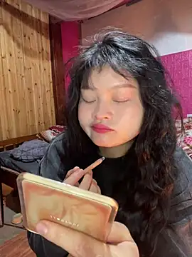 Snapshot of Anges893 chatting on December 13, 2:43 am Anges893 online show from December 13, 2:43 am