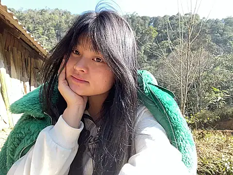 Snapshot of Anges893 chatting on January 14, 4:15 am Anges893 online show from January 14, 4:15 am