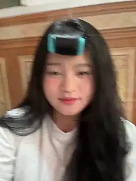 Snapshot of Anges893 chatting on October 9, 2:20 am Anges893 online show from October 9, 2:20 am