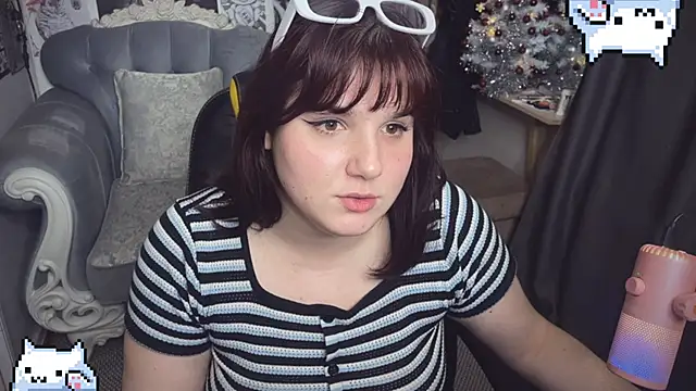 Snapshot of Diasporaaa chatting on December 2, 12:30 am Diasporaaa online show from December 2, 12:30 am