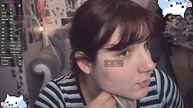 Snapshot of Diasporaaa chatting on December 2, 3:37 am Diasporaaa online show from December 2, 3:37 am