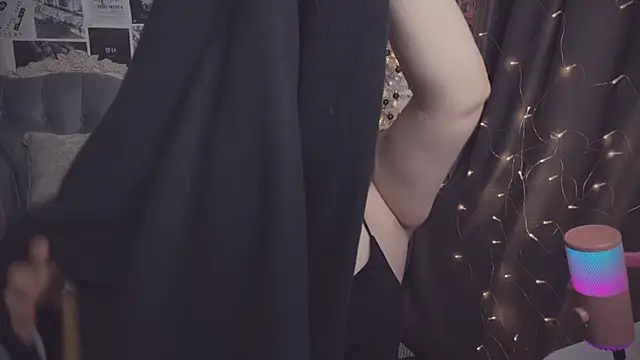 Snapshot of Diasporaaa chatting on December 29, 7:43 pm Diasporaaa online show from December 29, 7:43 pm