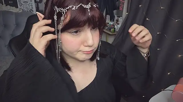 Snapshot of Diasporaaa chatting on January 30, 3:29 pm Diasporaaa online show from January 30, 3:29 pm