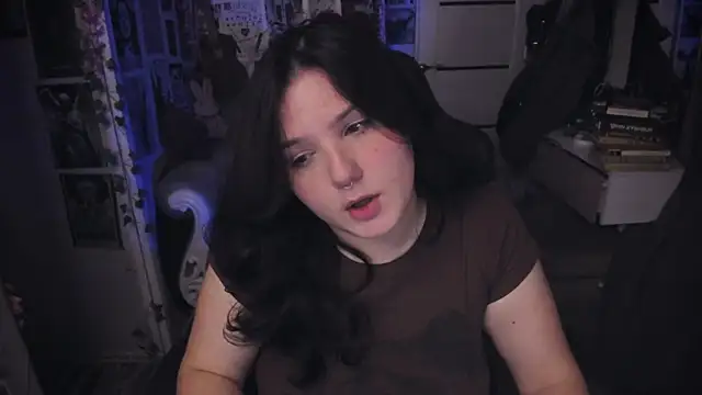 Snapshot of Diasporaaa chatting on October 21, 1:50 am Diasporaaa online show from October 21, 1:50 am