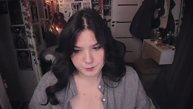 Snapshot of Diasporaaa chatting on October 29, 3:09 am Diasporaaa online show from October 29, 3:09 am