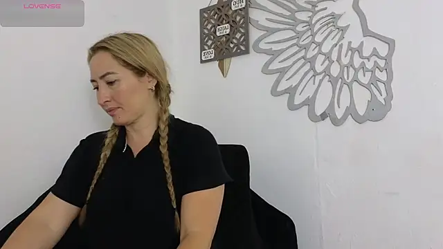 Snapshot of avatomas_02 chatting on July 6, 1:13 am avatomas 02 online show from July 6, 1:13 am