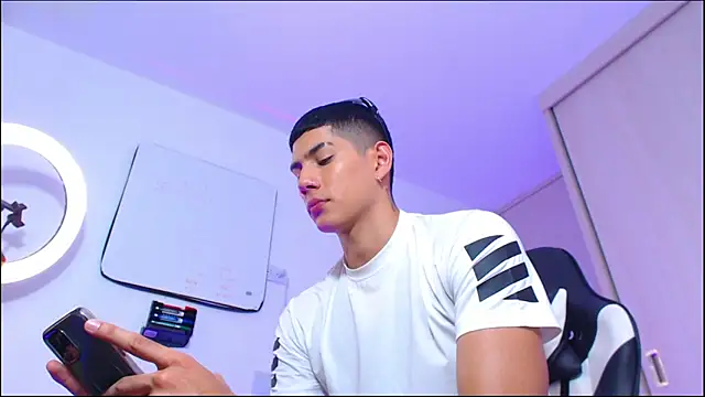 Valerio 20 online show from May 21, 10:17 pm