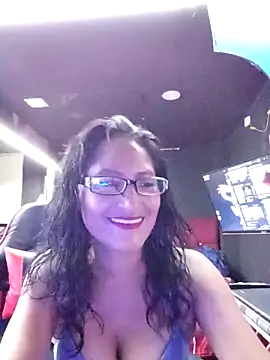 Snapshot of AdelinaMiran90 chatting on October 5, 4:00 am AdelinaMiran90 online show from October 5, 4:00 am