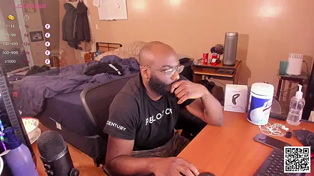 Snapshot of MrChuckDailyXXX chatting on December 11, 6:09 pm MrChuckDailyXXX online show from December 11, 6:09 pm