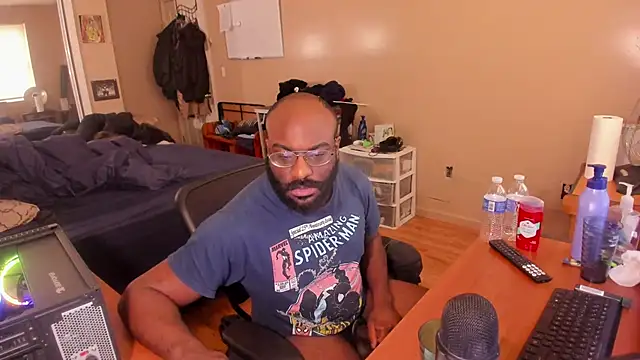 Snapshot of MrChuckDailyXXX chatting on January 2, 4:46 pm MrChuckDailyXXX online show from January 2, 4:46 pm