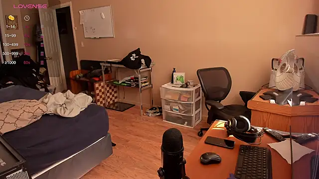 Snapshot of MrChuckDailyXXX chatting on February 14, 3:15 pm MrChuckDailyXXX online show from February 14, 3:15 pm