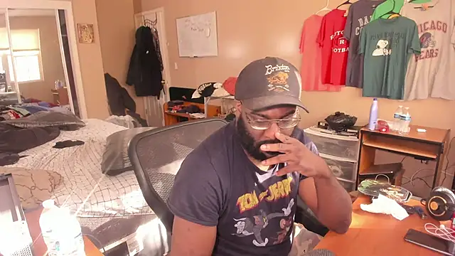 Snapshot of MrChuckDailyXXX chatting on October 23, 2:27 pm MrChuckDailyXXX online show from October 23, 2:27 pm