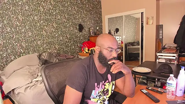 Snapshot of MrChuckDailyXXX chatting on June 30, 5:25 pm MrChuckDailyXXX online show from June 30, 5:25 pm