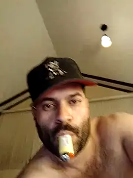 Snapshot of Rober2230 chatting on January 2, 7:44 am Rober2230 online show from January 2, 7:44 am