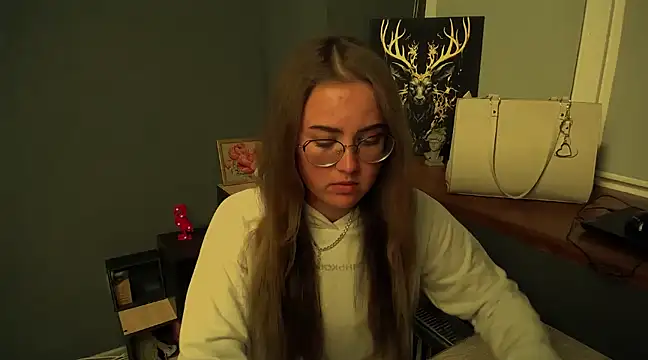 luxie milady online show from December 4, 1:20 pm