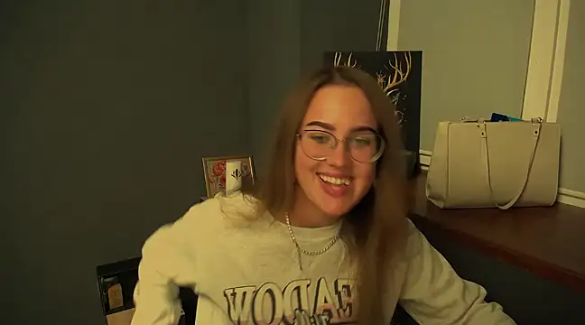 luxie milady online show from December 6, 1:11 pm