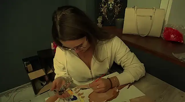 luxie milady online show from December 13, 12:06 pm